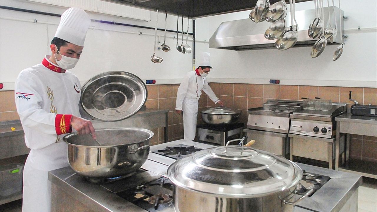 Erzurum'da Öğrencilere Ücretsiz İftar Desteği