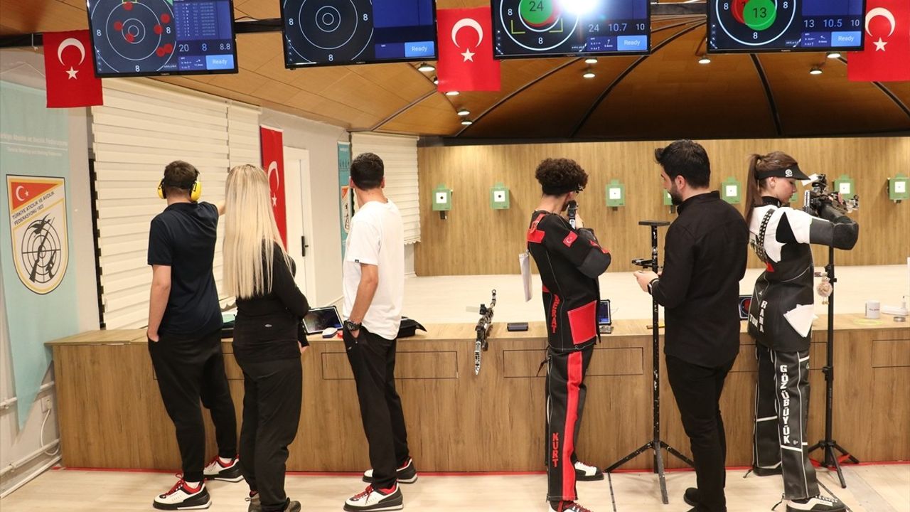 Erzurum'da Şampiyon Atıcılar Yetiştiren Antrenör Çift: Burak ve Zeynep Çağlar