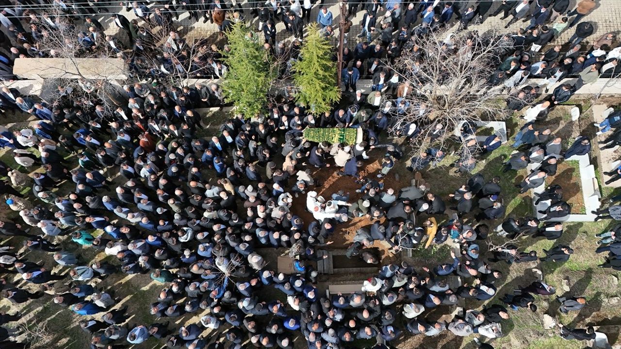 Eski Milletvekili Kazım Ataoğlu, Bingöl'de Son Yolculuğuna Uğurlandı