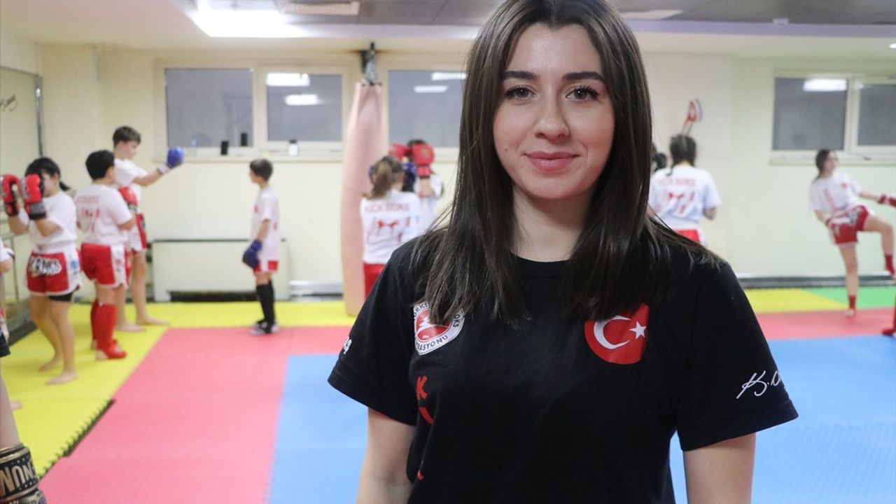 Eski Milli Kick Boksçu Begüm Ermantaş, Geleceğin Şampiyonlarını Yetiştiriyor