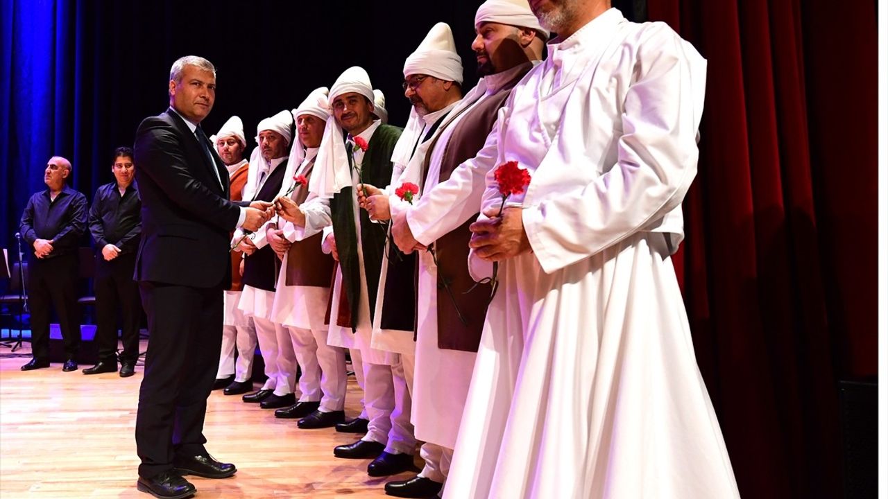 Eskişehir'de 'İlahi Nefes: Gönülden Dile Yunus Emre' Gösterisi Gerçekleşti