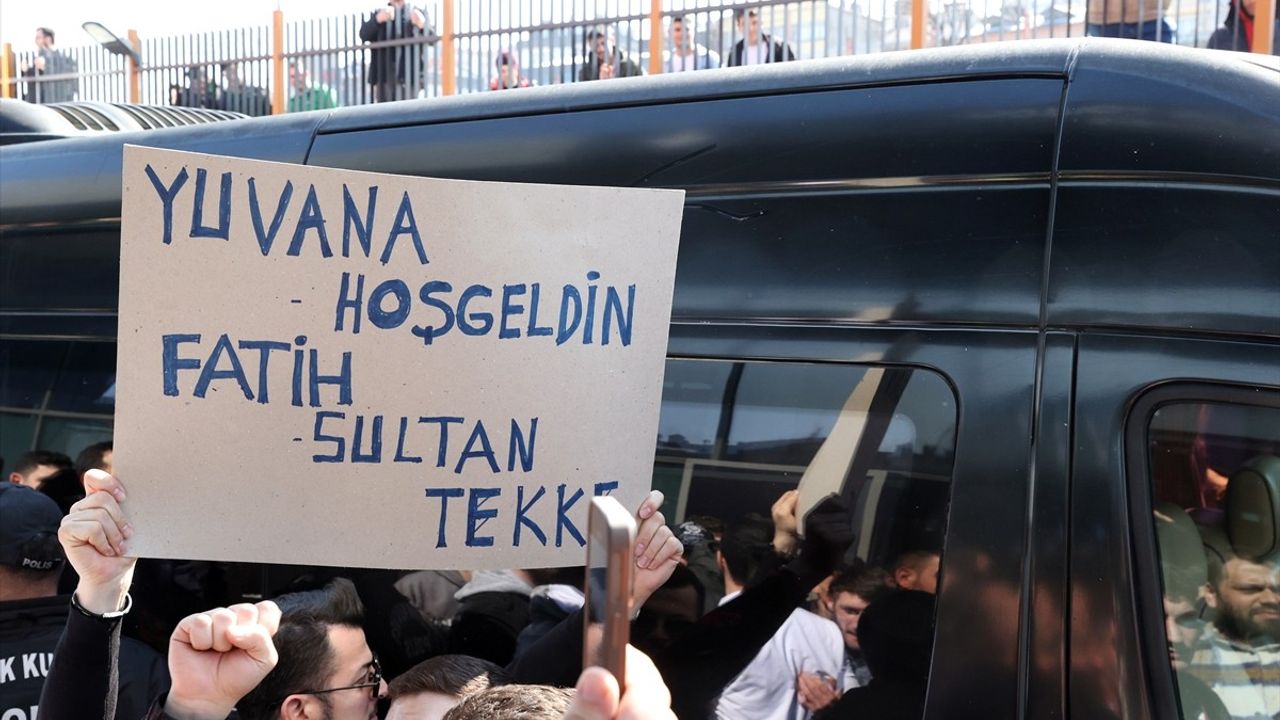 Fatih Tekke, Trabzonspor Taraftarından Coşkulu Karşılama