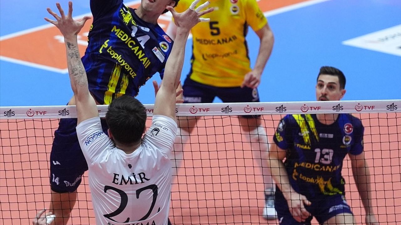 Fenerbahçe Medicana, Altekma'yı Deplasmanda 3-2 Mağlup Etti