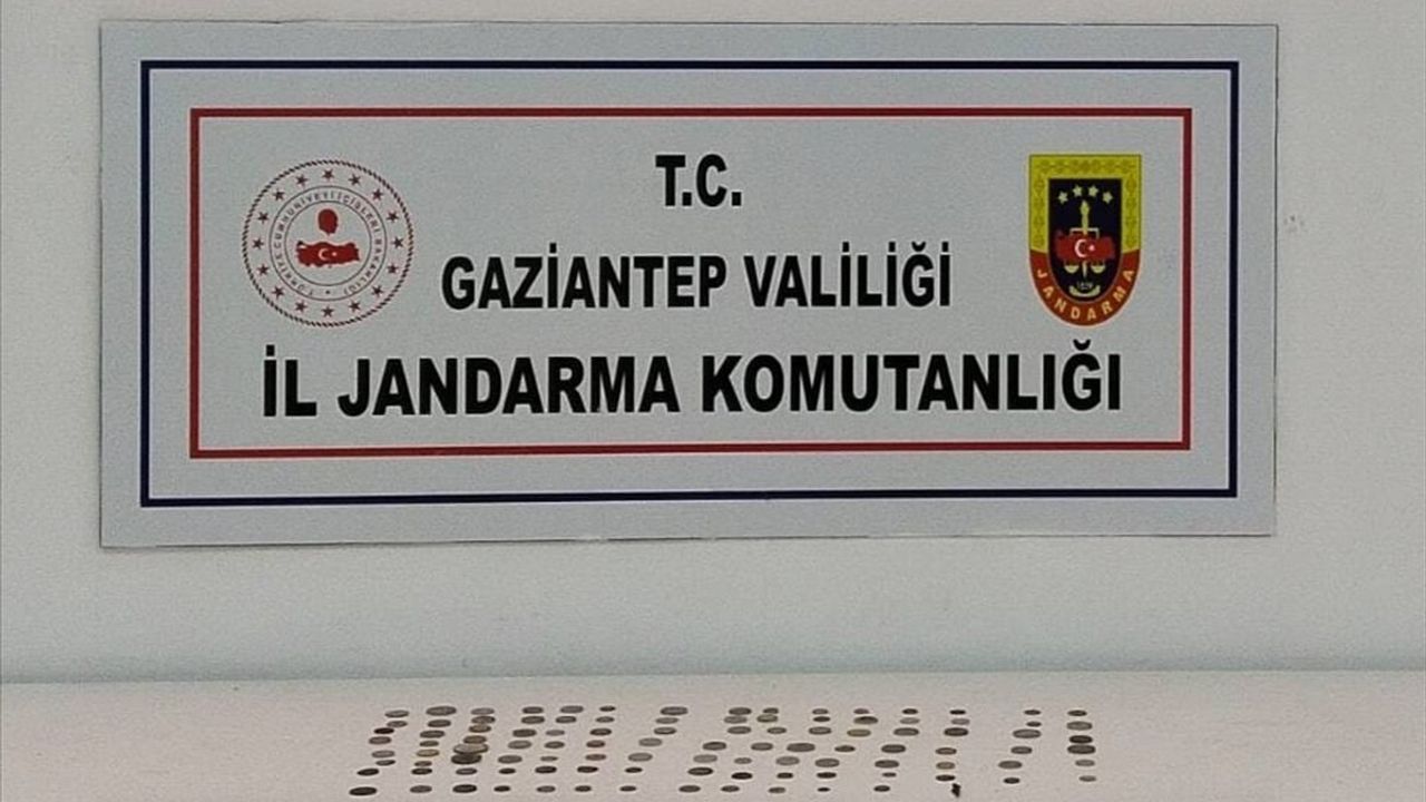 Gaziantep'te 105 Tarihi Sikke Ele Geçirildi: Kaçakçı Gözaltında