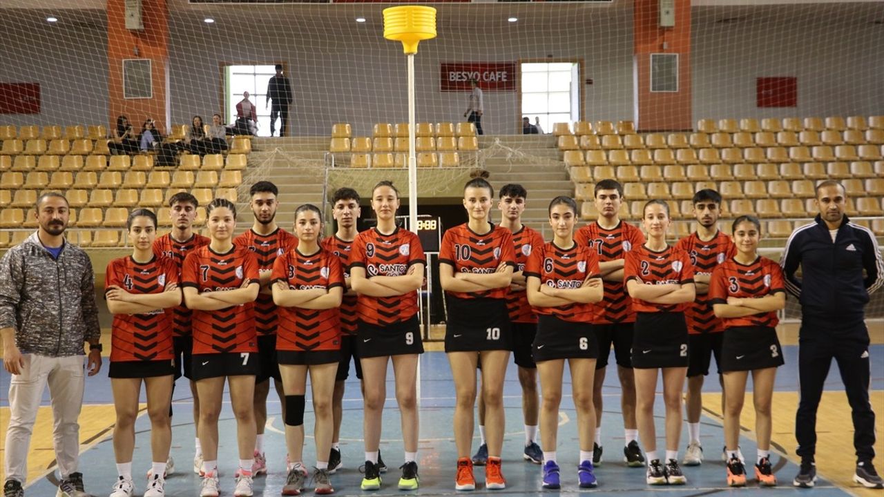 Genç Korfbolcular, Uluslararası Şampiyonada Milli Forma İçin Yarışıyor