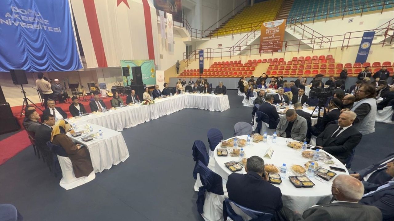 Gençlik ve Spor Bakanı Bak, KKTC Cumhurbaşkanı Tatar ile Görüştü