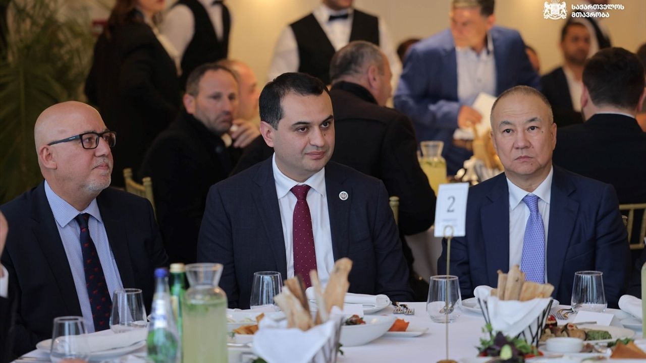 Gürcistan Başbakanı Kobakhidze'den Anlamlı İftar Programı