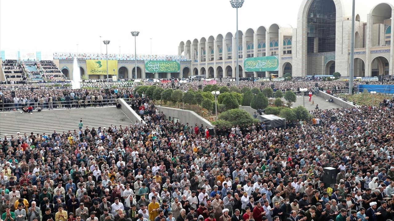 Hamaney: ABD Tehditlerine Karşı Güçlü Yanıt Verilecek