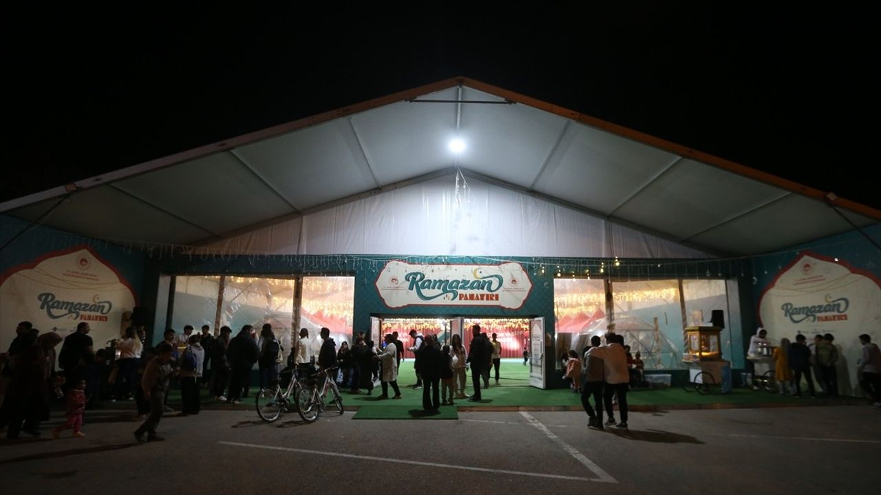 Hatay'da Coşkulu Ramazan Panayırı Açıldı