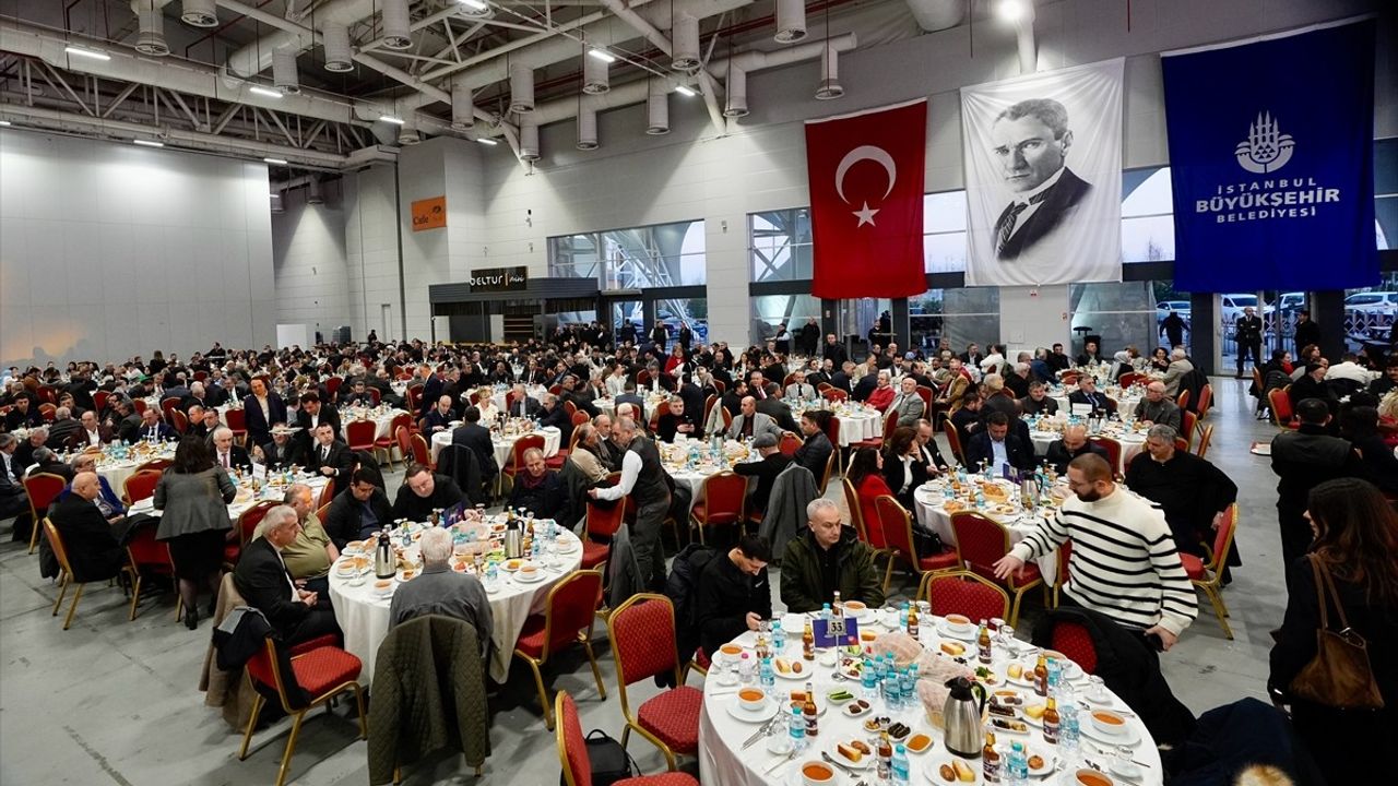 İBB, Muhtarlarla İftar Programı Düzenledi