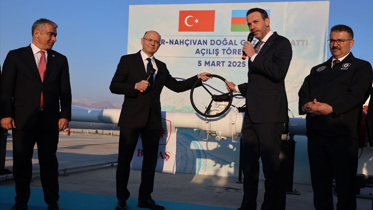 Iğdır-Nahçıvan Doğal Gaz Boru Hattı Resmi Olarak Açıldı