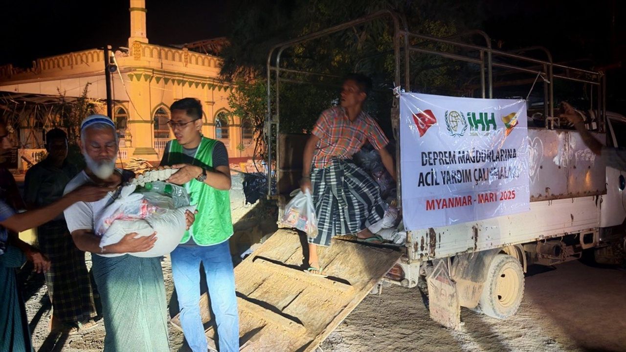 İHH, Myanmar ve Tayland'a Acil Yardım Gönderdi