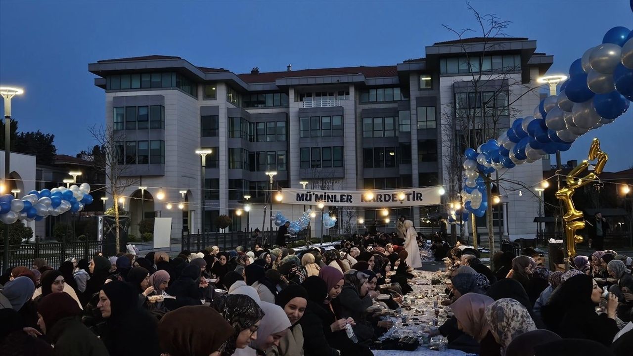 İstanbul Müftülüğü Ramazan'da 20 Bin Kişiye İftar Dağıttı