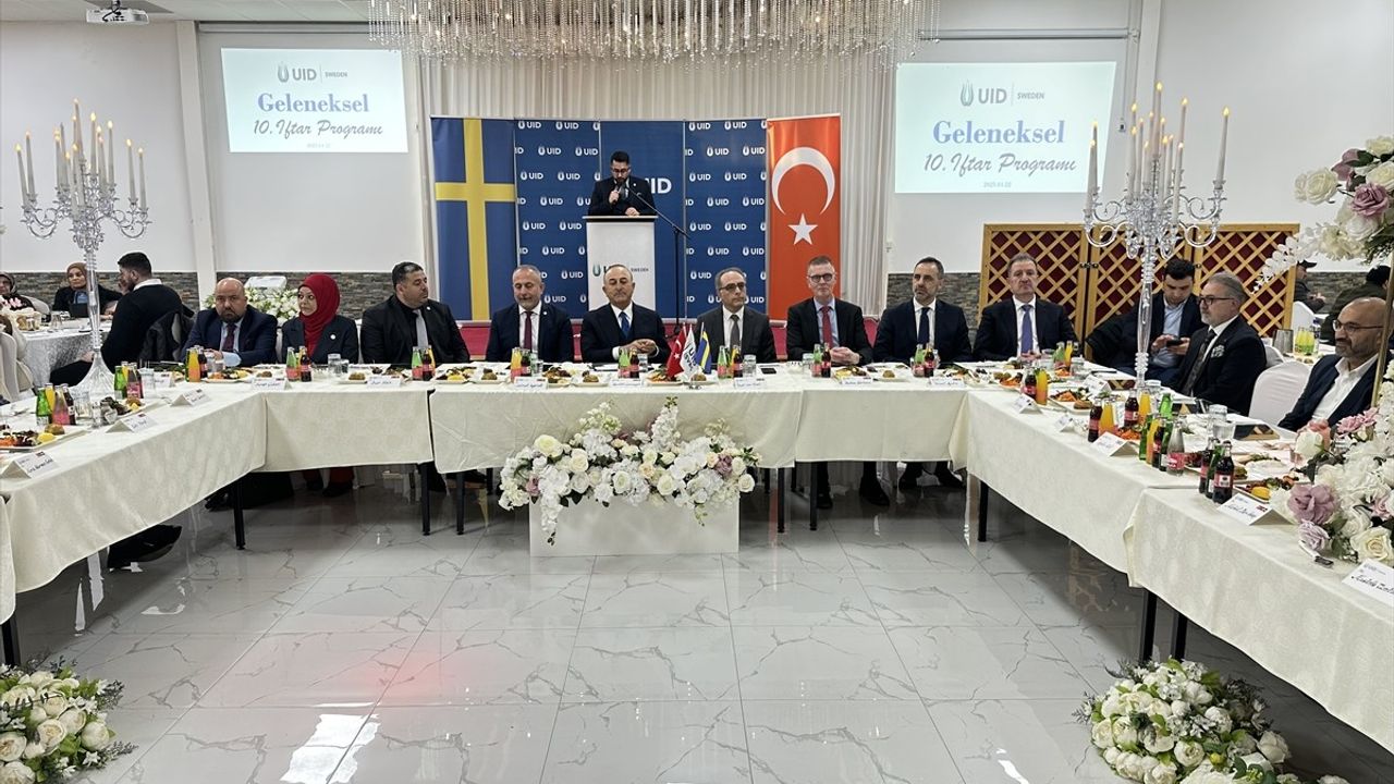 İsveç'teki Türk Toplumu İftar Programında Buluştu
