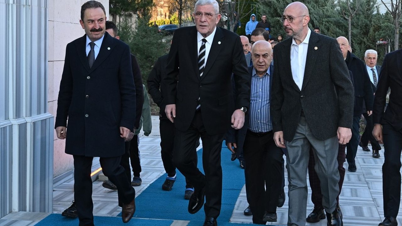 İYİ Parti Genel Başkanı Dervişoğlu'ndan Bayram Mesajı: Birlik ve Kardeşliğe Vurgu