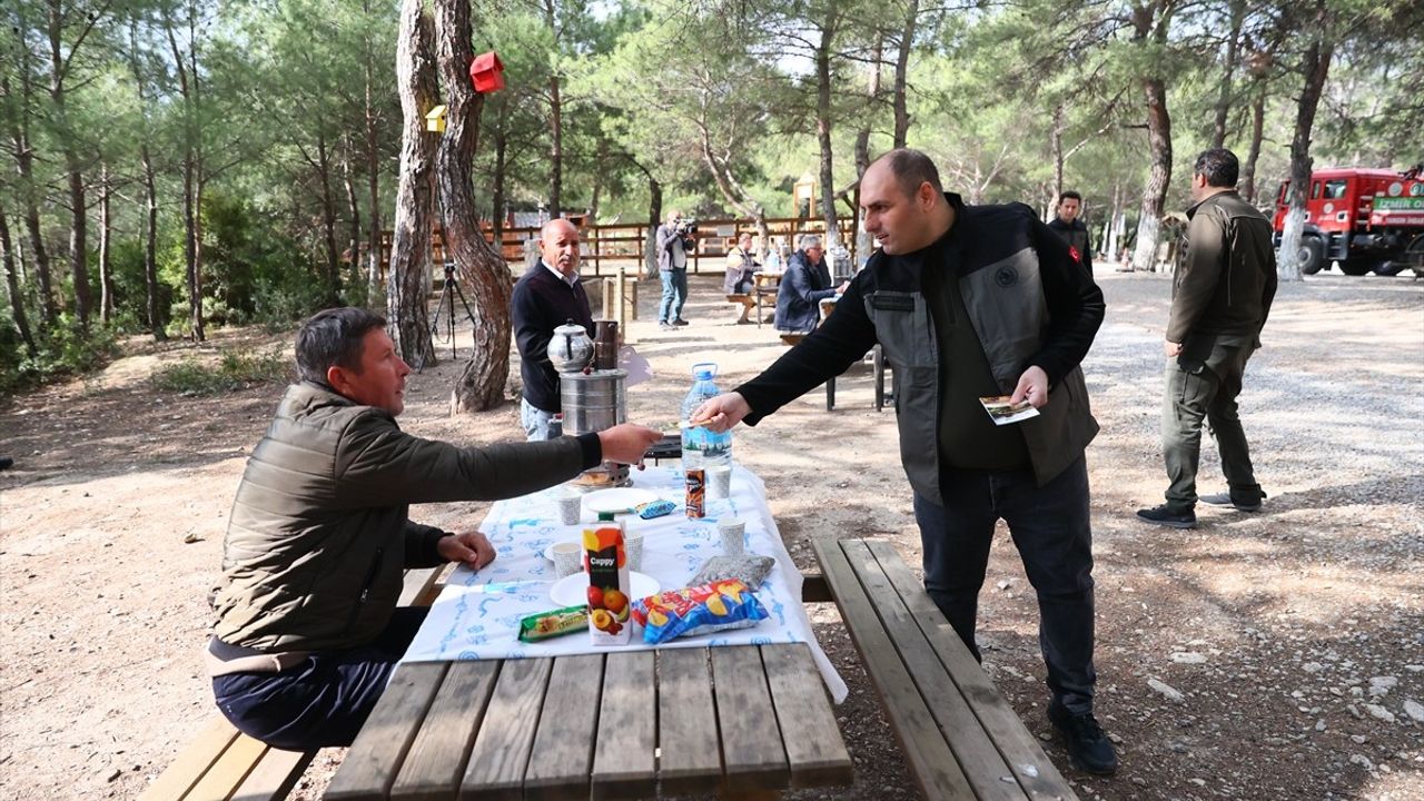 İzmir'de Orman Yangınlarına Karşı Teyakkuz: Ekipler Ramazan Bayramı'nda Görevde