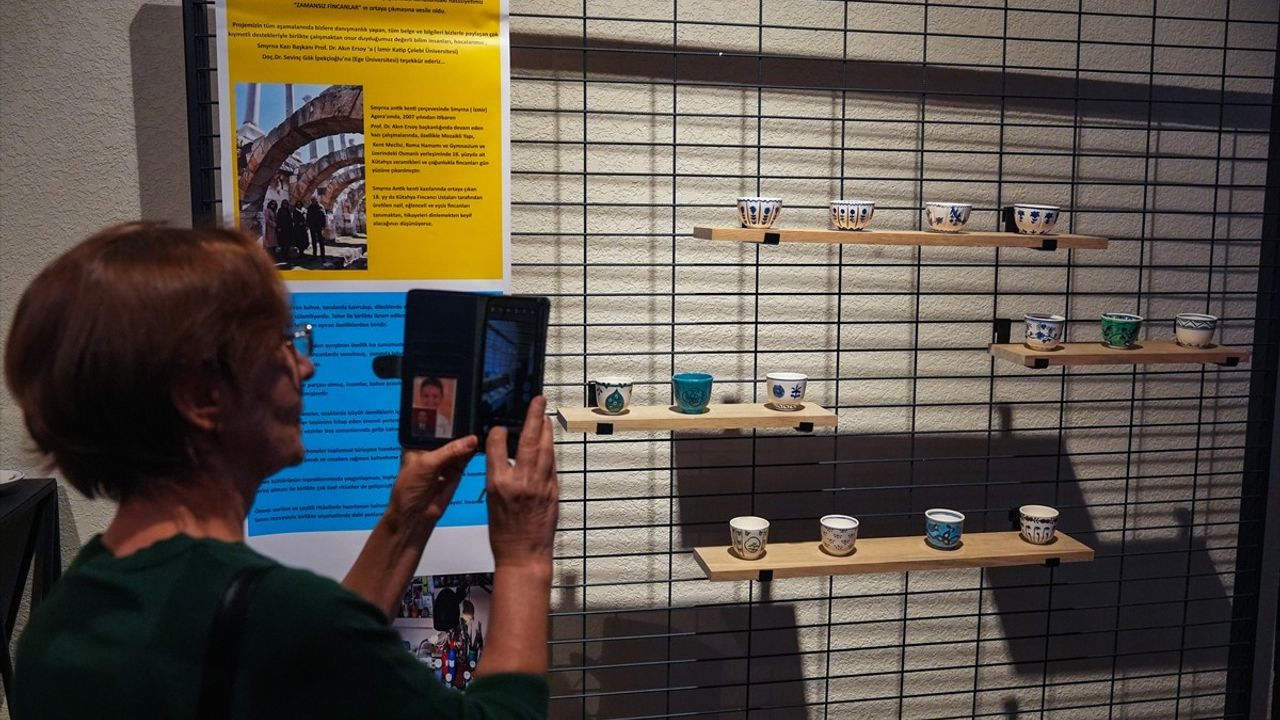 İzmir'deki 'Zamansız Fincanlar' Sergisi: Antik Smyrna'nın Seramikleri Yeniden Hayat Buldu