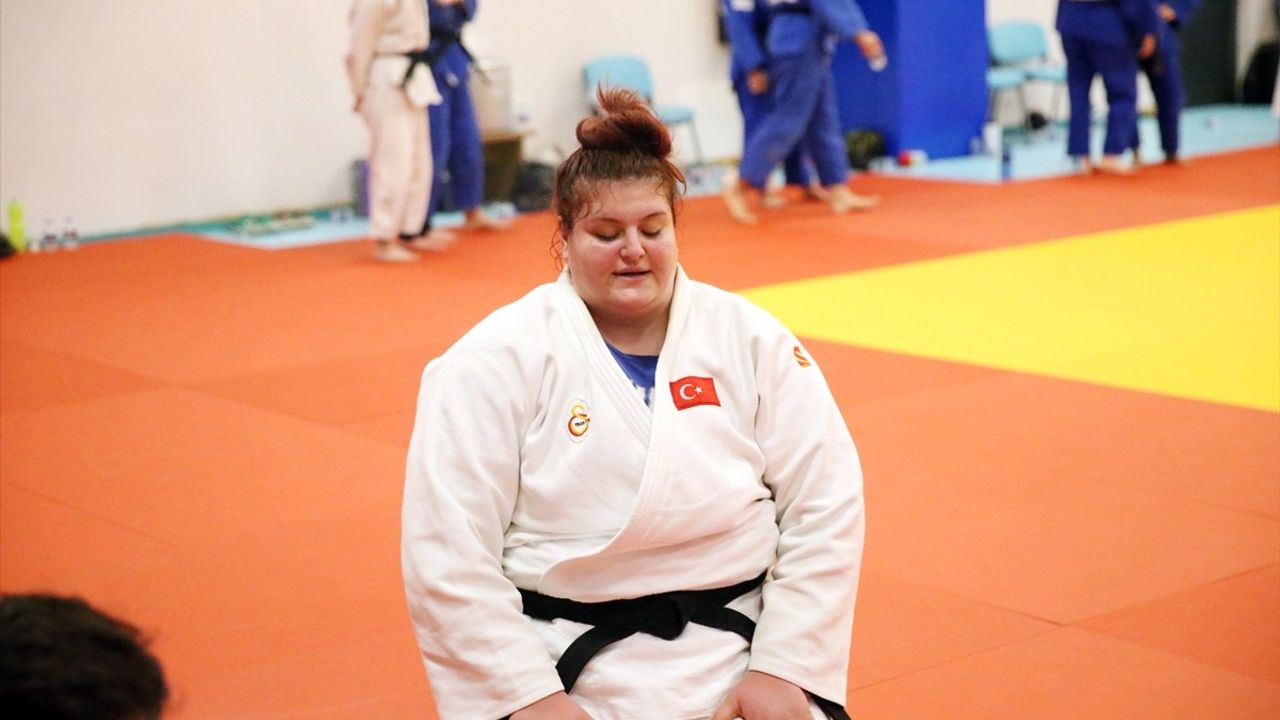 Judoda Olimpiyat Şampiyonluğu Hedefleyen Hilal Öztürk Denemelerine Başladı