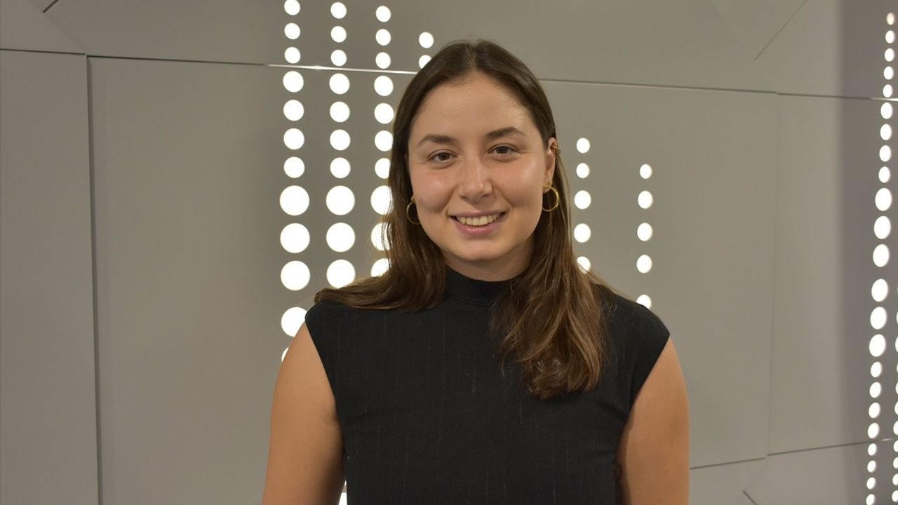 Kadın Yüzücülerden Tarihi Başarı: Bengisu Avcı ve Aysu Türkoğlu'nun İlham Verici Hikayesi