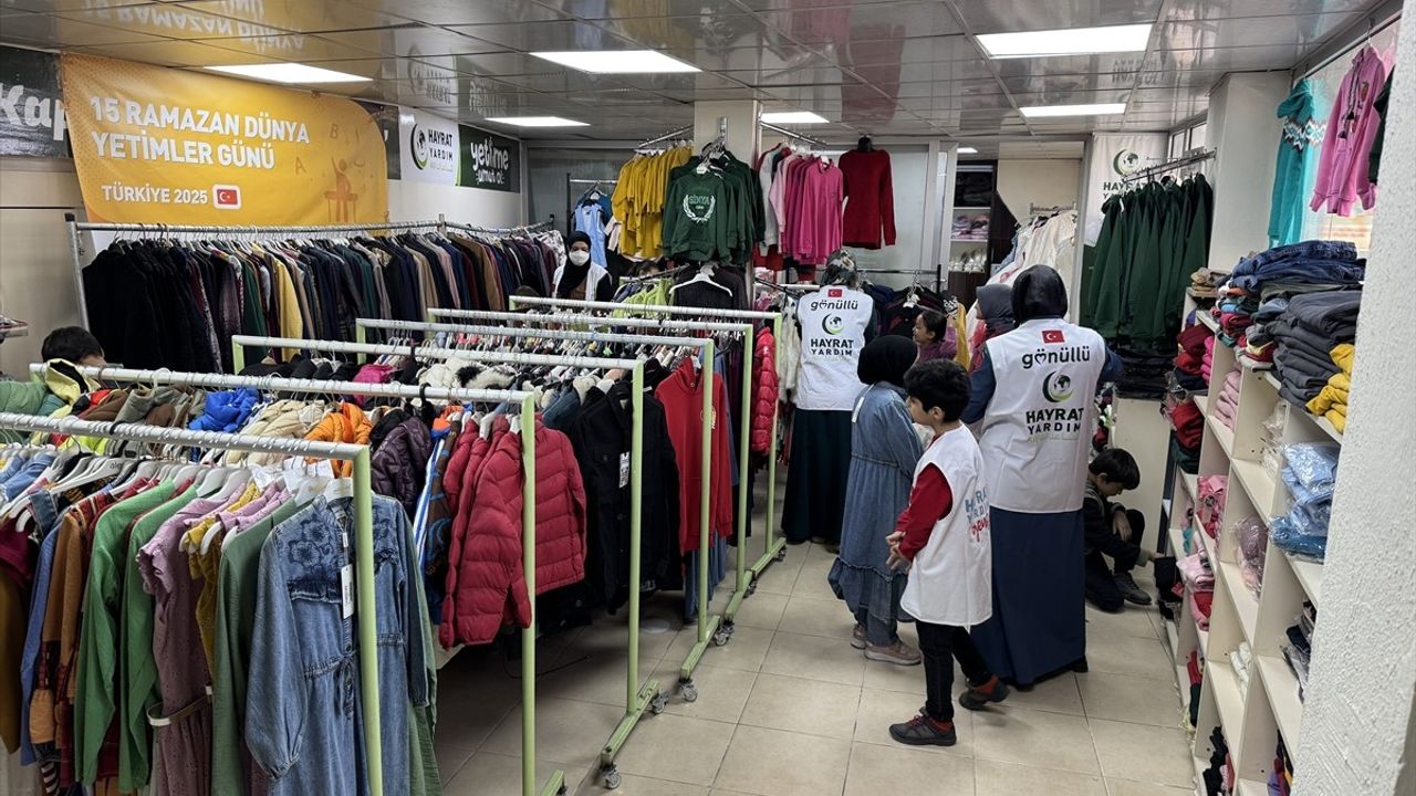 Kahramanmaraş'ta 500 Yetime Giysi Yardımı Yapıldı