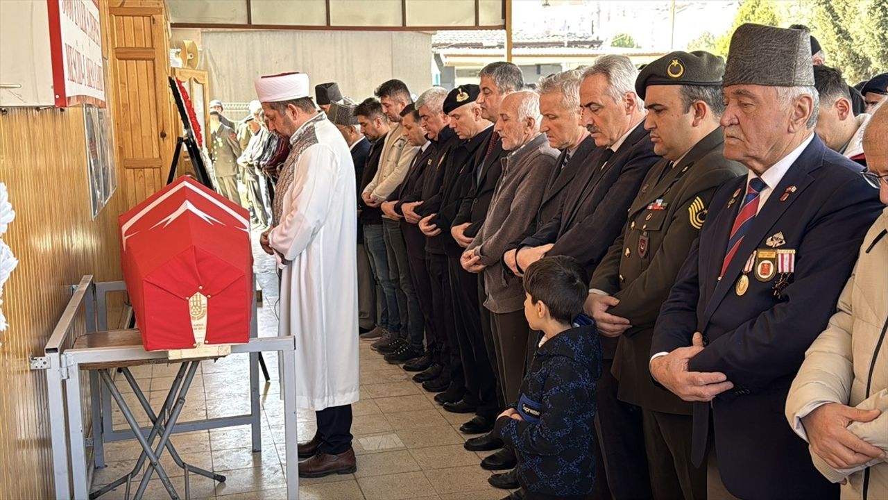 Karabük'te Kıbrıs Gazisi Kazım Sezer Son Yolculuğuna Uğurlandı