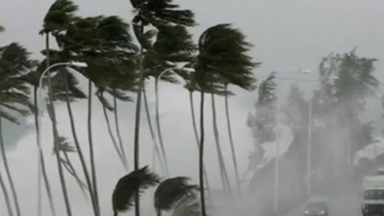 Karadeniz'de Fırtına Alarmı! Uzmanlardan Kritik Uyarılar