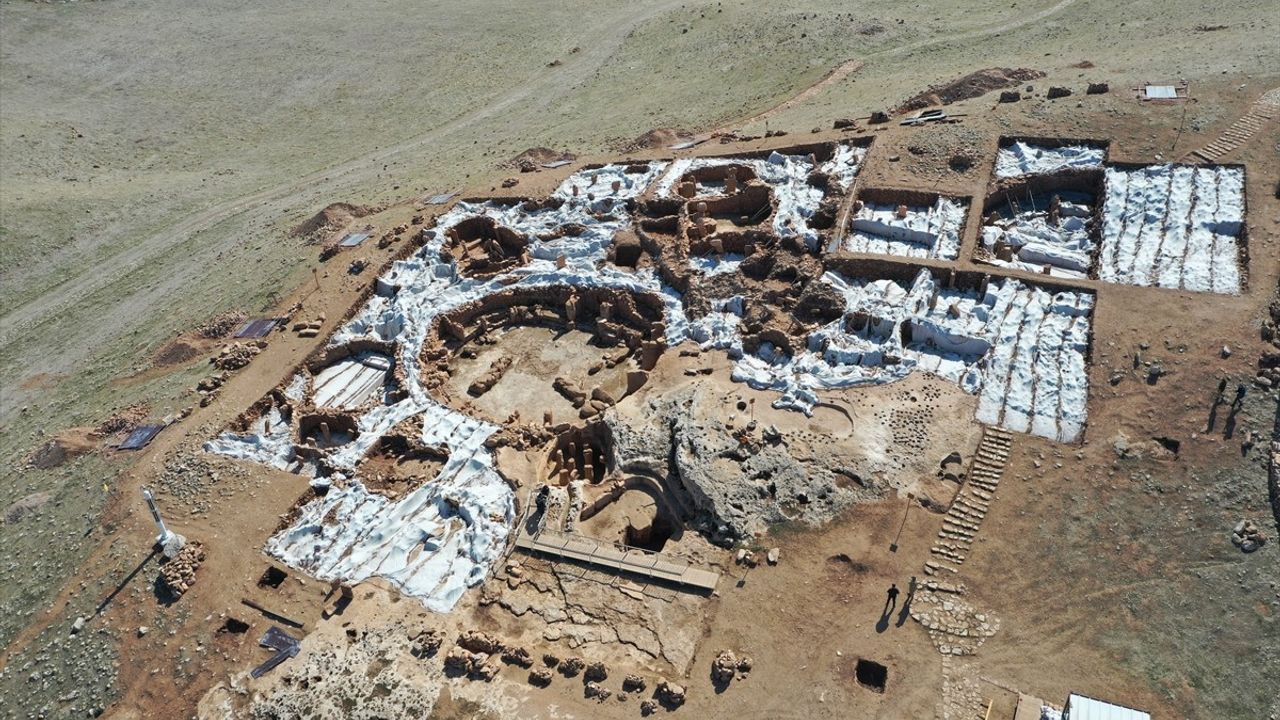 Karahantepe Ören Yeri'nde Koruma Çatısına Başlandı