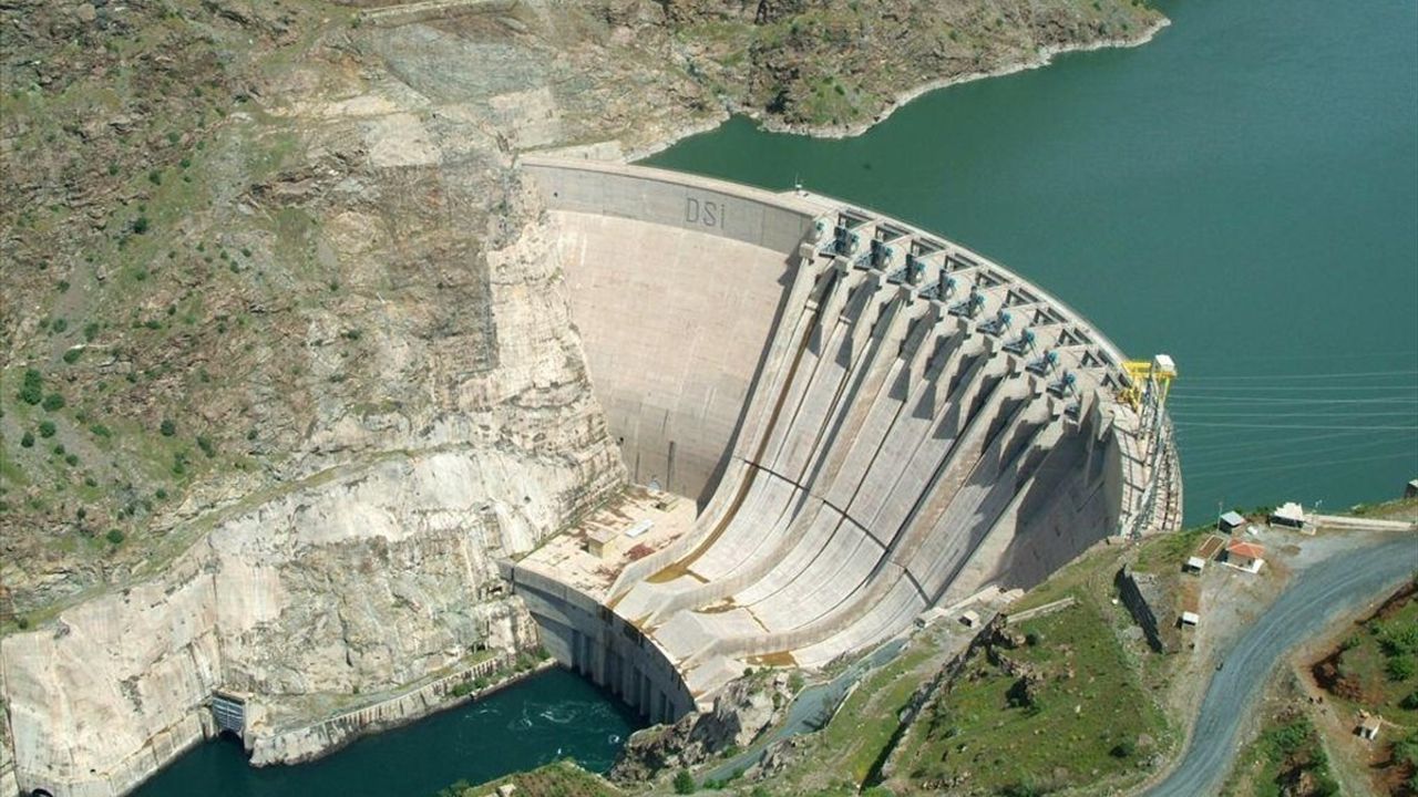 Karakaya Barajı'nda Yenilenen Türbin Çarkı ile Verimlilik Artıyor