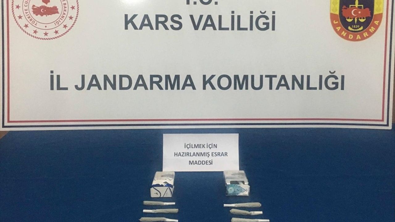Kars'ta Sigara Paketinde Uyuşturucu Saklayan İranlı Şüpheli Yakalandı