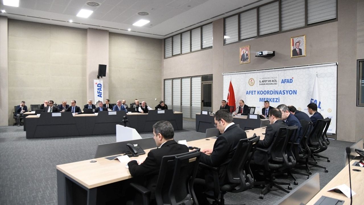 Kastamonu'da Sahipsiz Hayvanları Denetleme Komisyonu Toplantısı Gerçekleşti