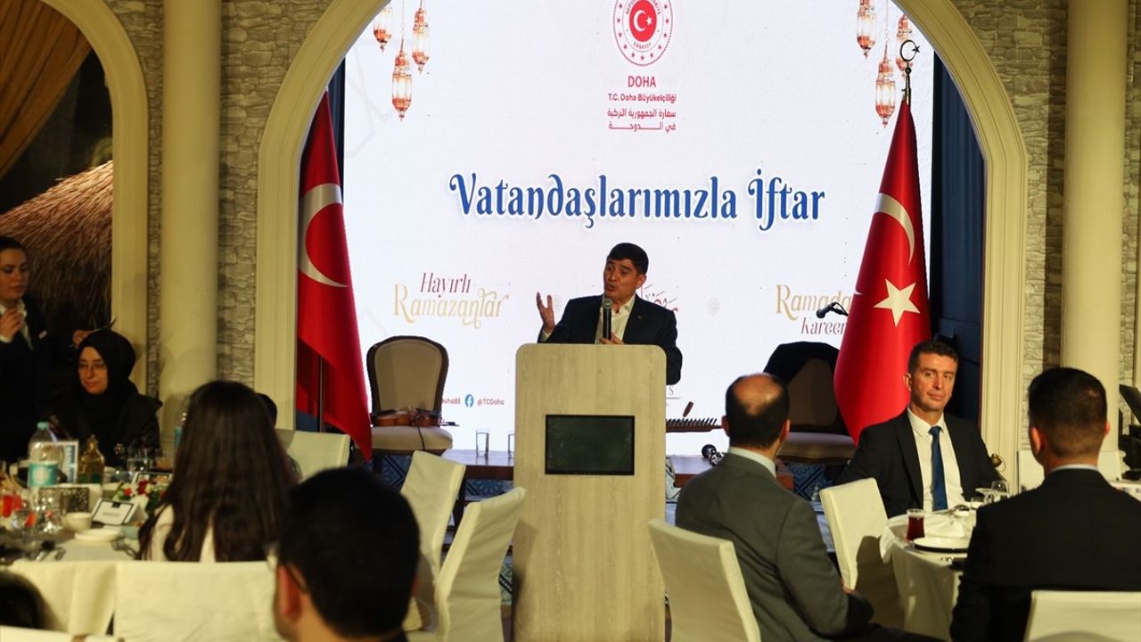 Katar'daki Türkler İftar Sofrasında Buluştu