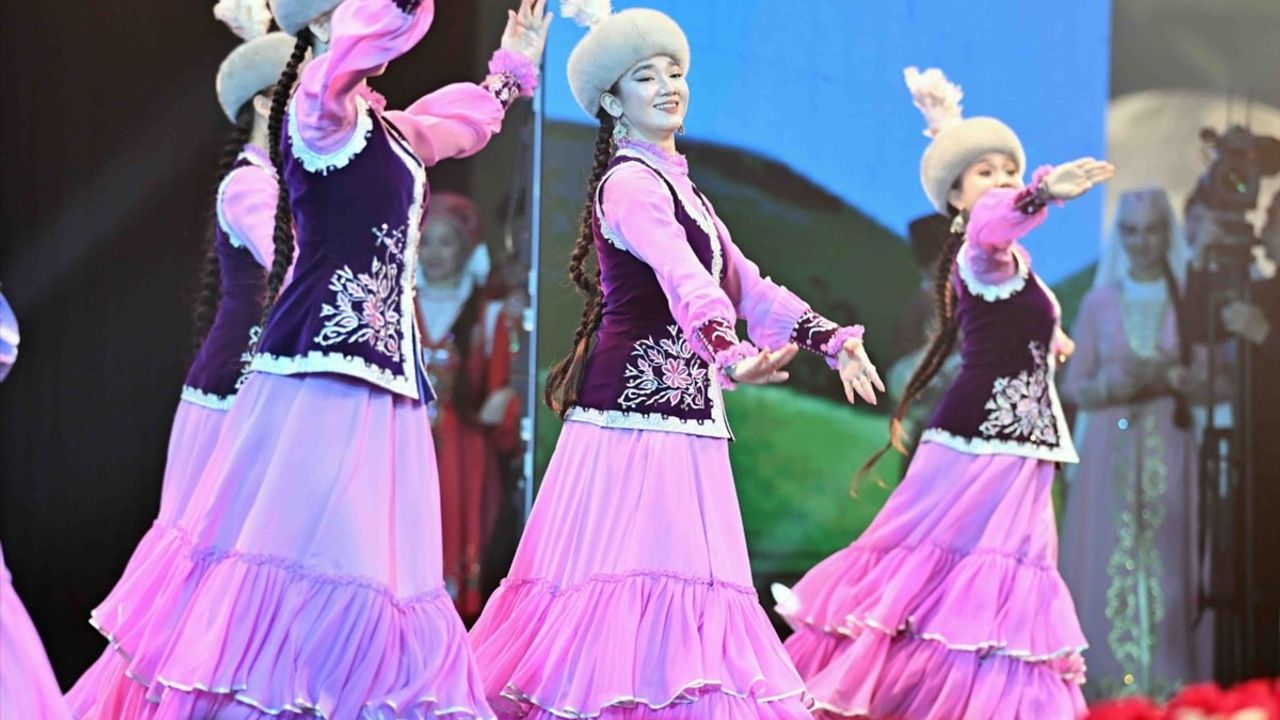 Kazakistan'da Baharın Müjdecisi Nevruz Bayramı Coşkuyla Kutlanıyor