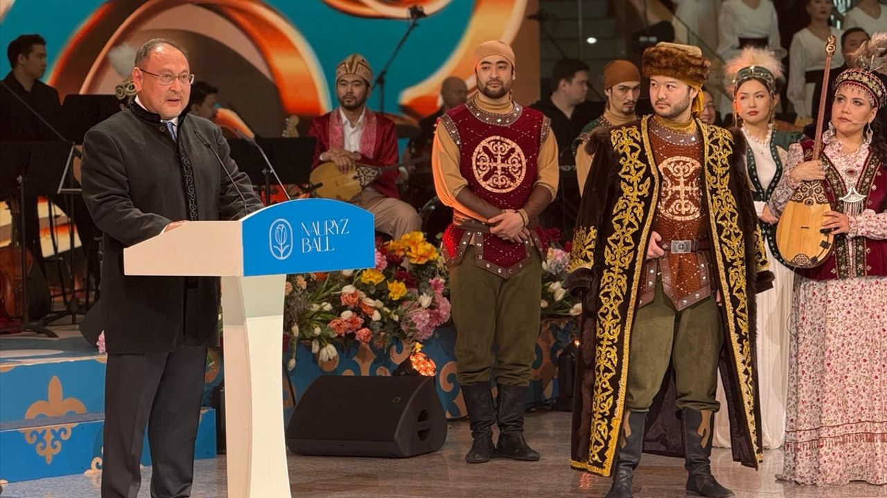 Kazakistan'da Yabancı Büyükelçiler Nevruz Bayramı'nı Coşkuyla Kutladı