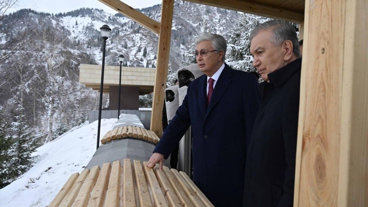 Kazakistan ve Özbekistan Liderlerinden Almatı'da Tarihi Buluşma