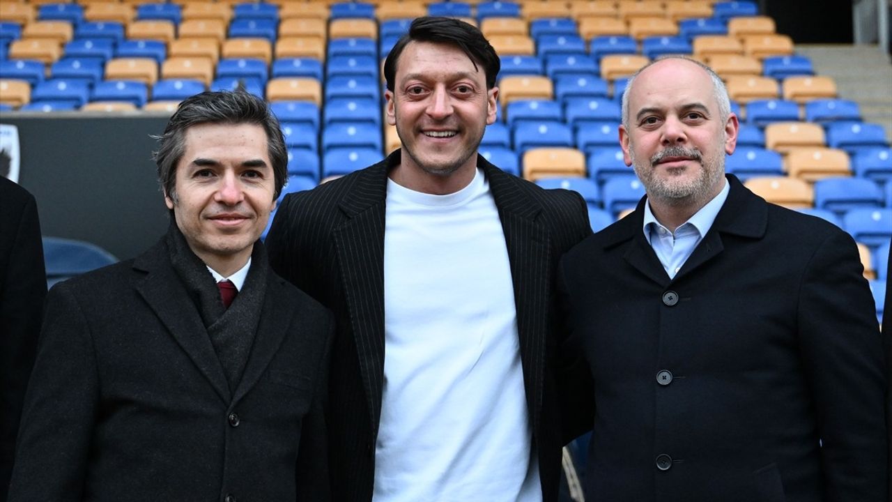 Kılıç ve Özil, Londra'da İftar Programında Buluştu