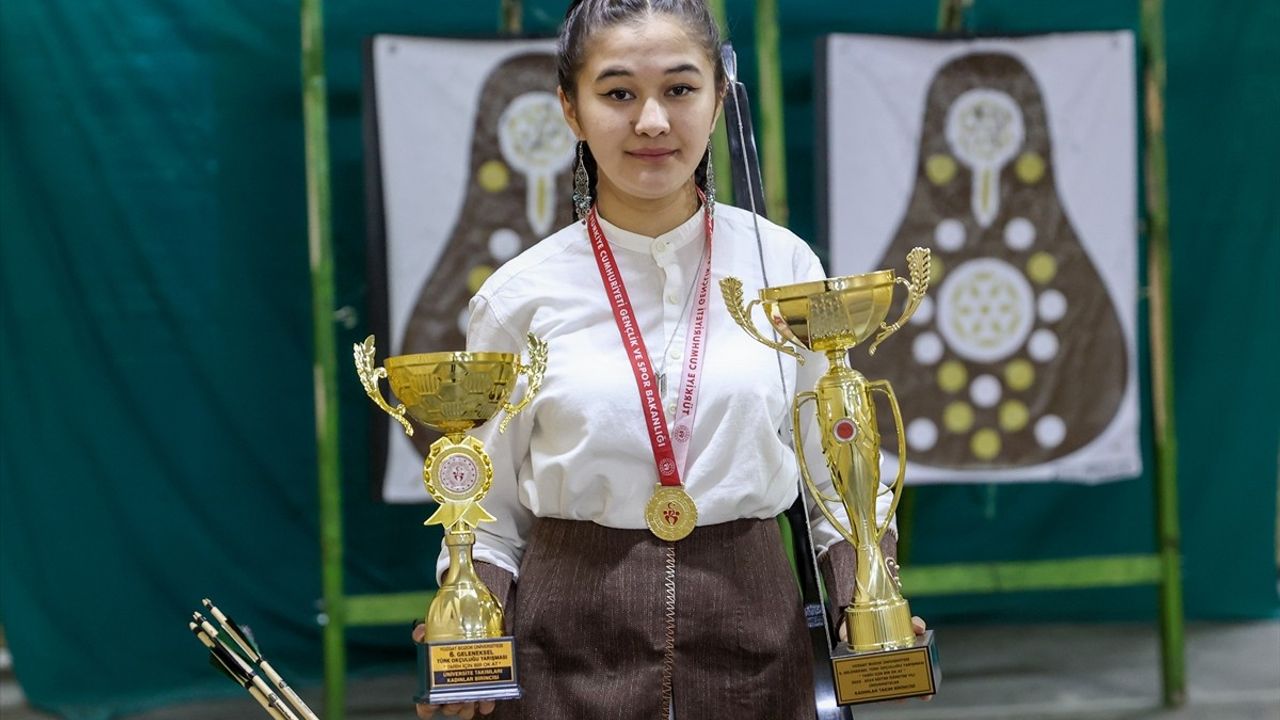 Kırgız Öğrenci Shakhlokhan, Türkiye'de Okçuluk Milli Takımına Girmeyi Hedefliyor