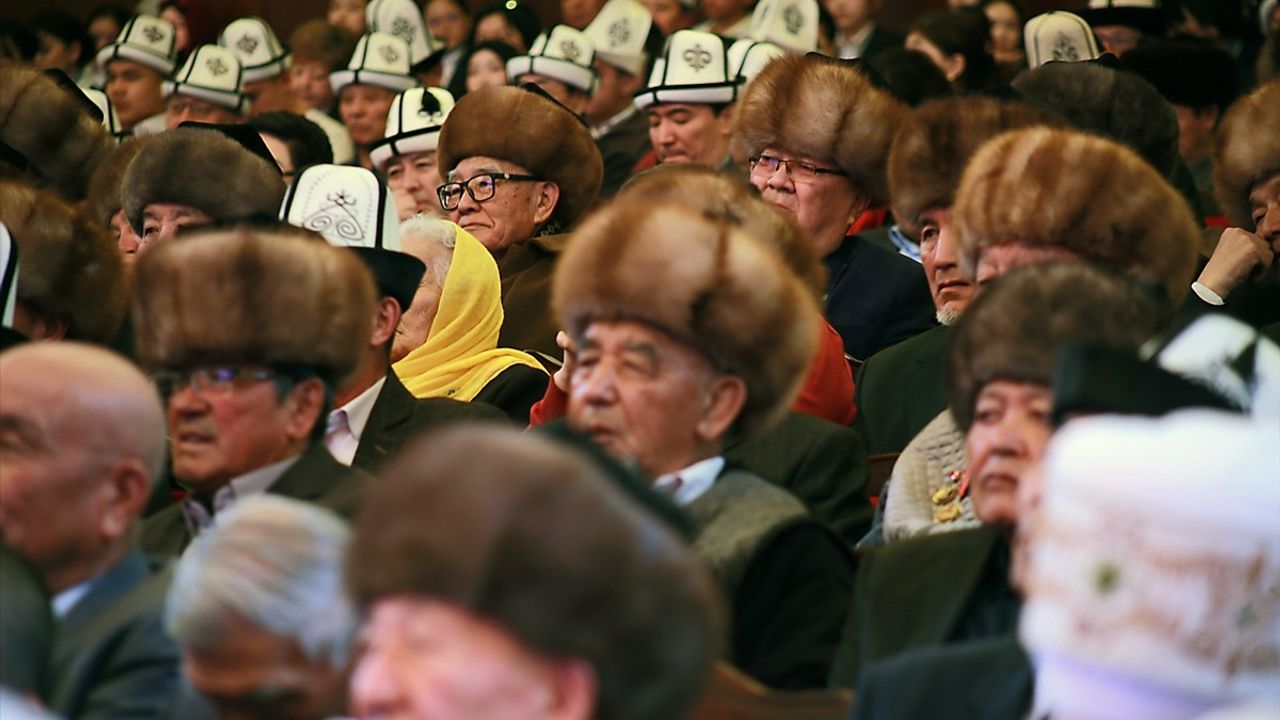 Kırgızistan'da İlk Ulusal Babalar Günü Coşkuyla Kutlandı