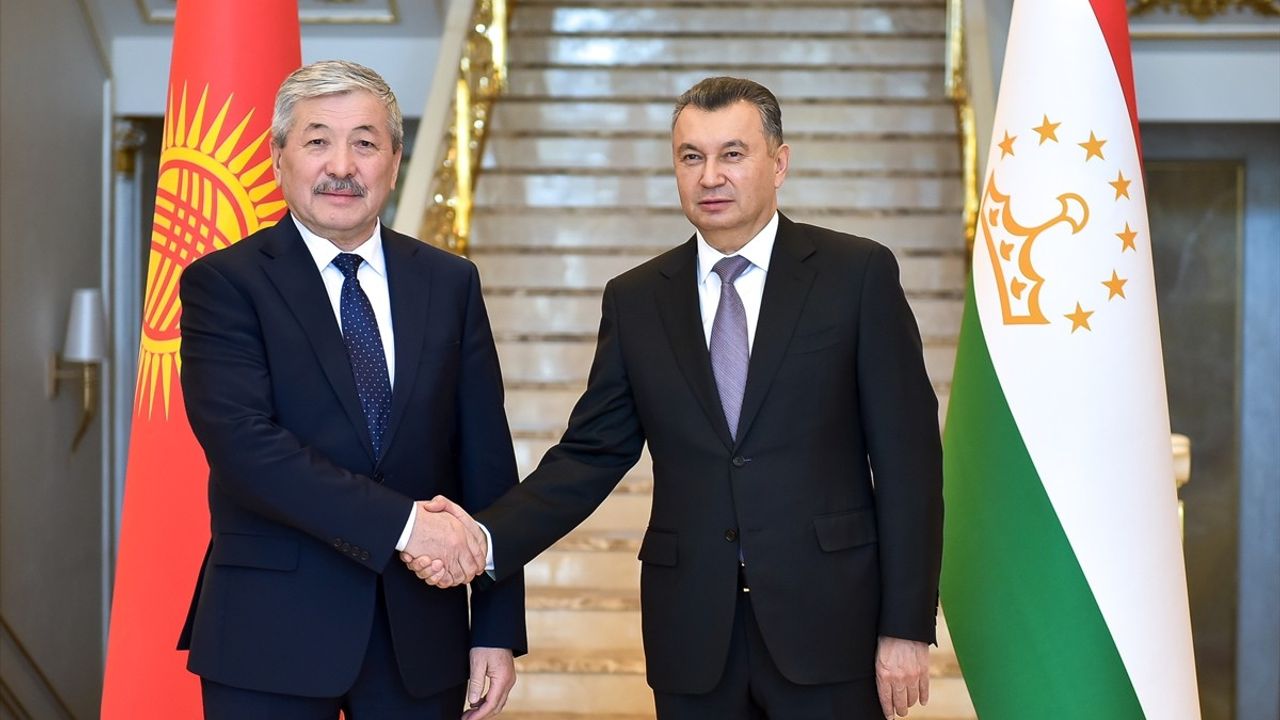 Kırgızistan ve Tacikistan Başbakanları Duşanbe'de Bir Araya Geldi