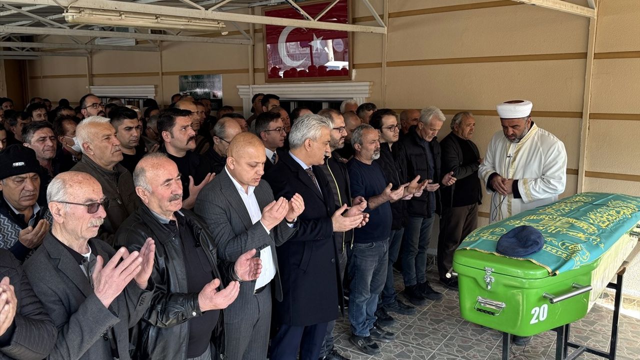 Kırıkkale'de Baba ve Kızın Cenazesi Defnedildi