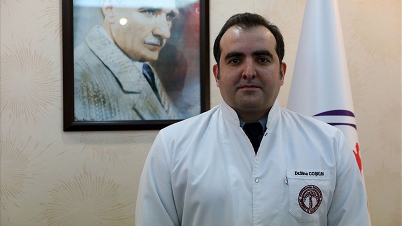 Kız Çocuklarında Skolyoz Taraması Hayati Önem Taşıyor