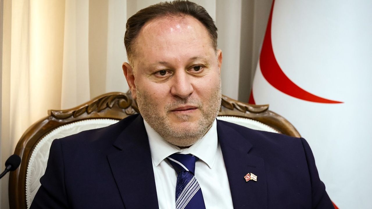 KKTC Meclis Başkanı Öztürkler'den Yunan Askerlerine Tepki: "Kıbrıs Hiçbir Zaman Yunan Olmadı"