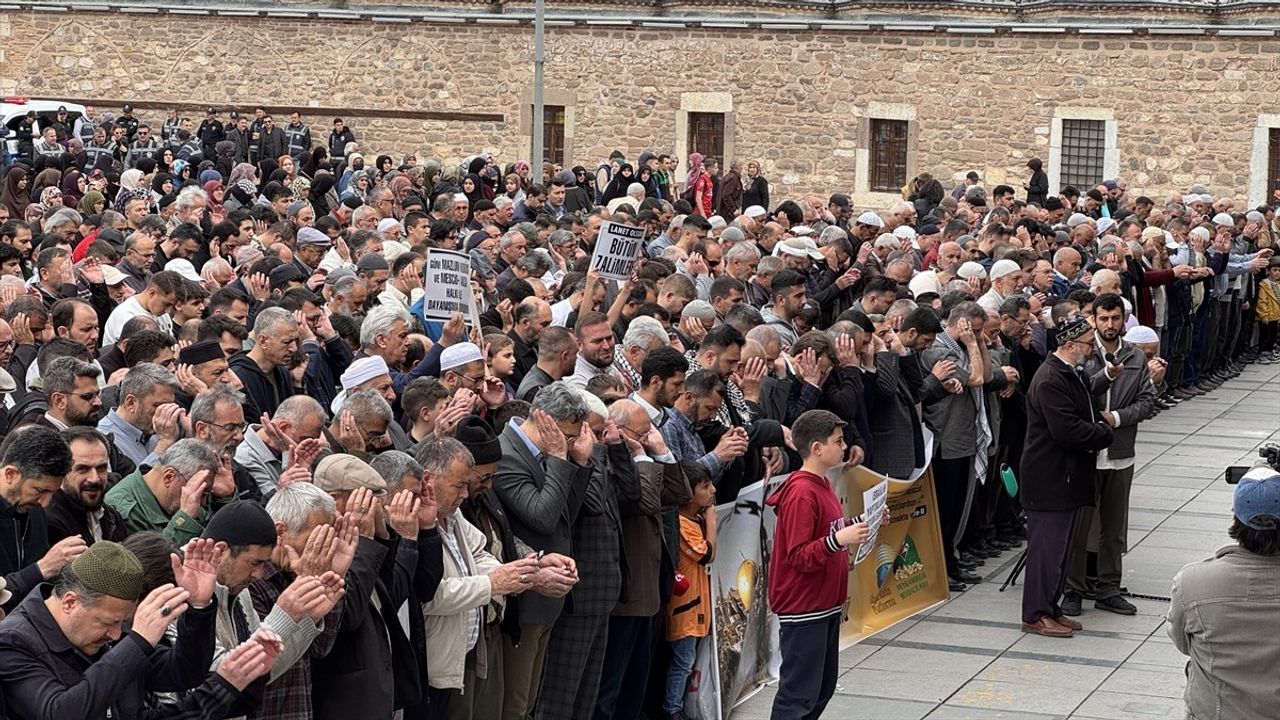 Konya'da İsrail'in Gazze'ye Yönelik Saldırıları Protesto Edildi