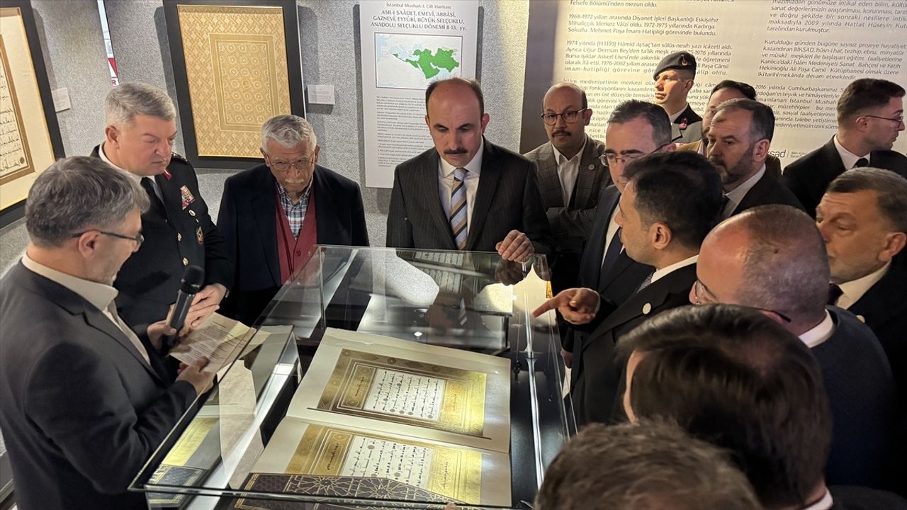 Konya'da 'İstanbul Mushafı' Sergisi Ziyarete Açıldı