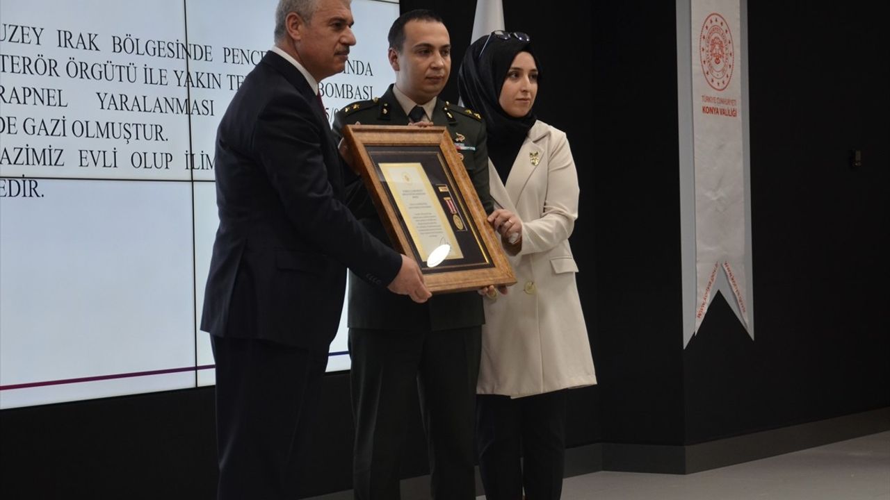 Konya'da Şehit Yakınları ve Gazilere Devlet Övünç Madalyası Takdim Edildi