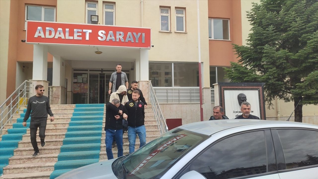 Konya'da Yeşil Reçeteli İlaç Operasyonunda 3 Kişi Tutuklandı