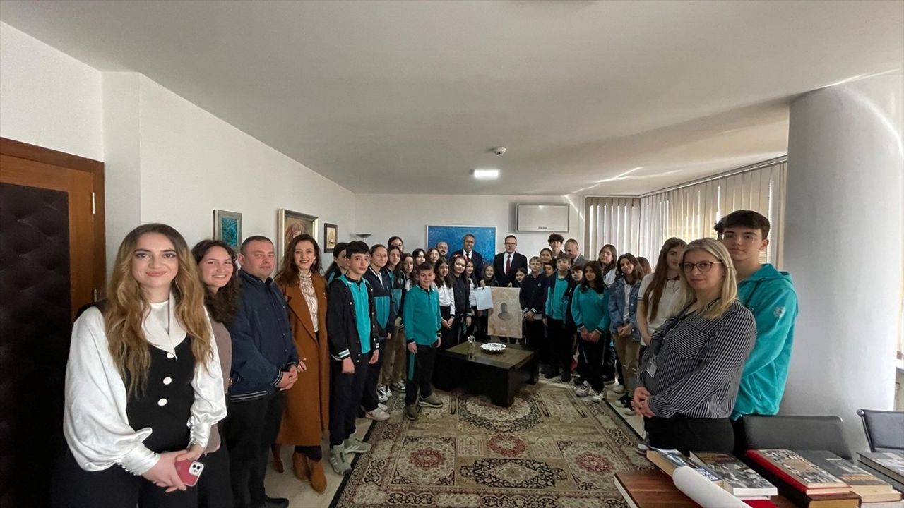 Kosova Maarif Okulları Öğrencilerinden Erdoğan'a Mektup