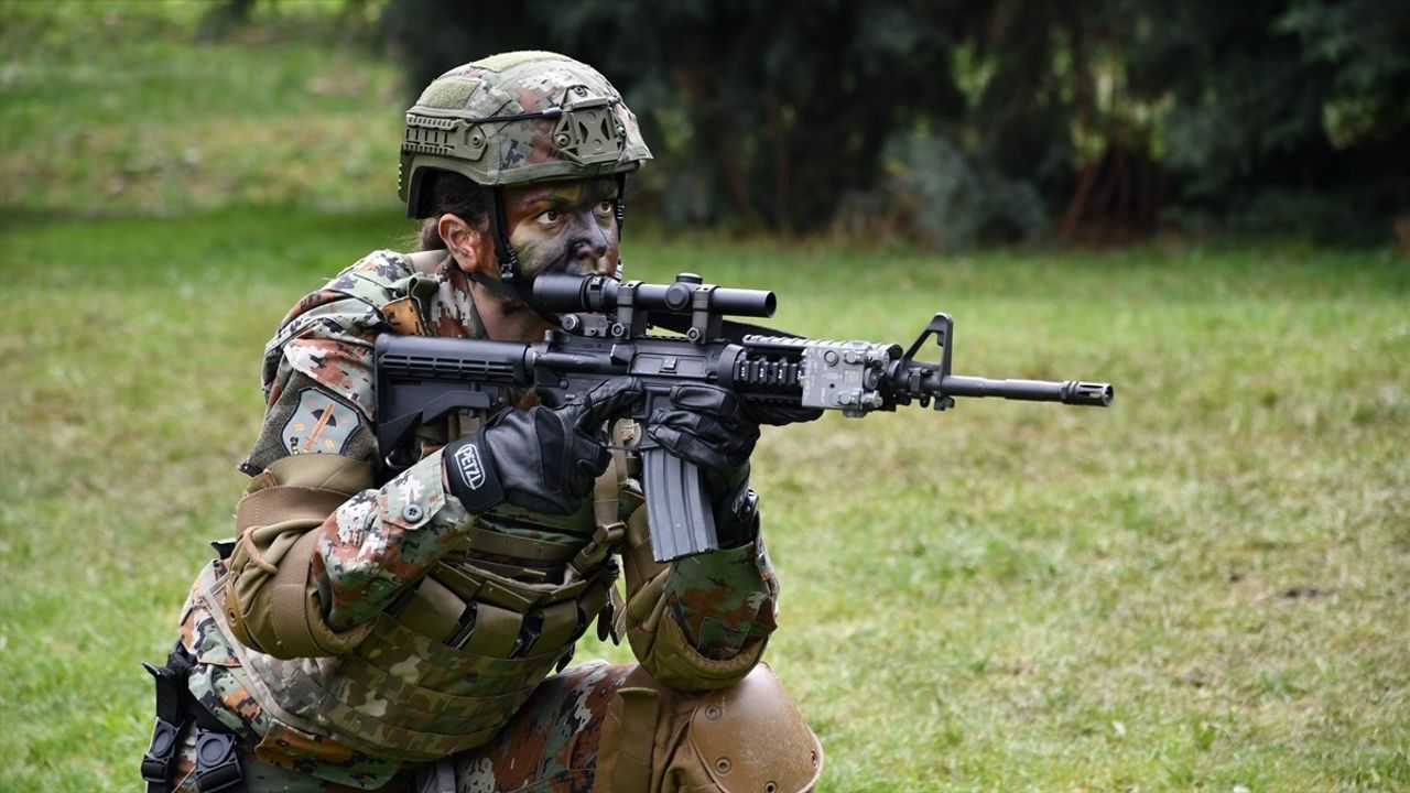 Kuzey Makedonya, NATO Üyeliğinin 5. Yılını Coşkuyla Kutladı