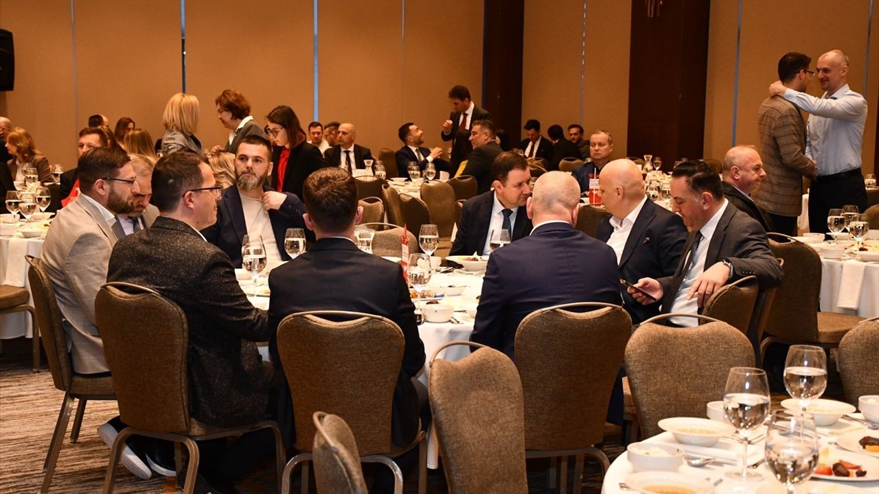 Makedonya-Türkiye Ticaret Odası Üsküp'te İftar Programı Düzenledi