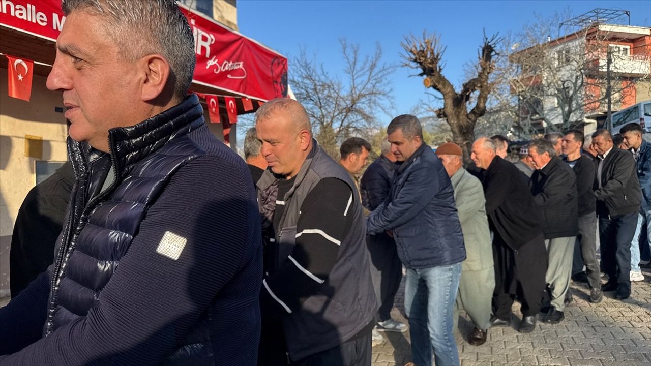 Mersin'de Bayramlaşma Geleneği Devam Ediyor