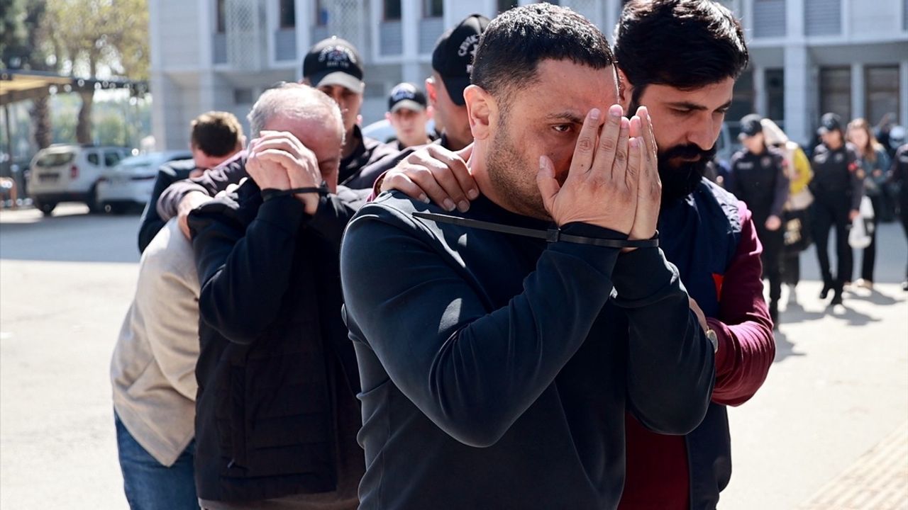 Mersin'de Kuyumcunun Dolandırıcılığı: 120 Milyon Lira Zarar ve 14 Gözaltı